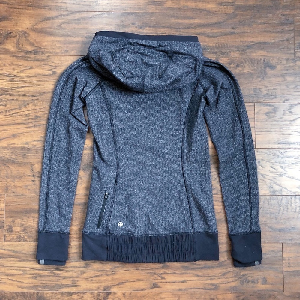 Lululemon • Think Fast Hoodie Heathered Herringbone Black chevron pullover Rulu - Picture 12 of 13